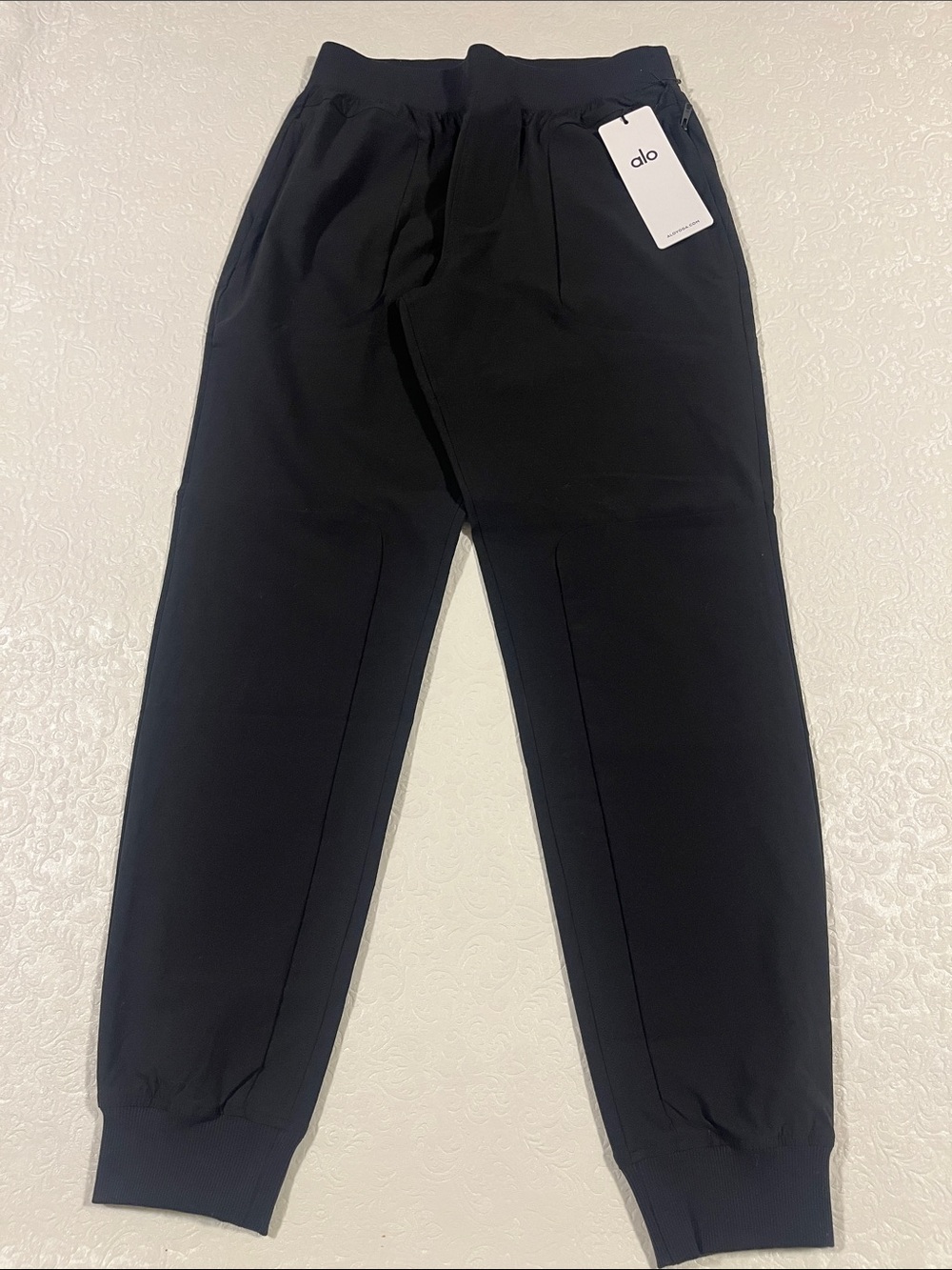 ALO Yoga Men's Black Slim Jogging Coop Pants